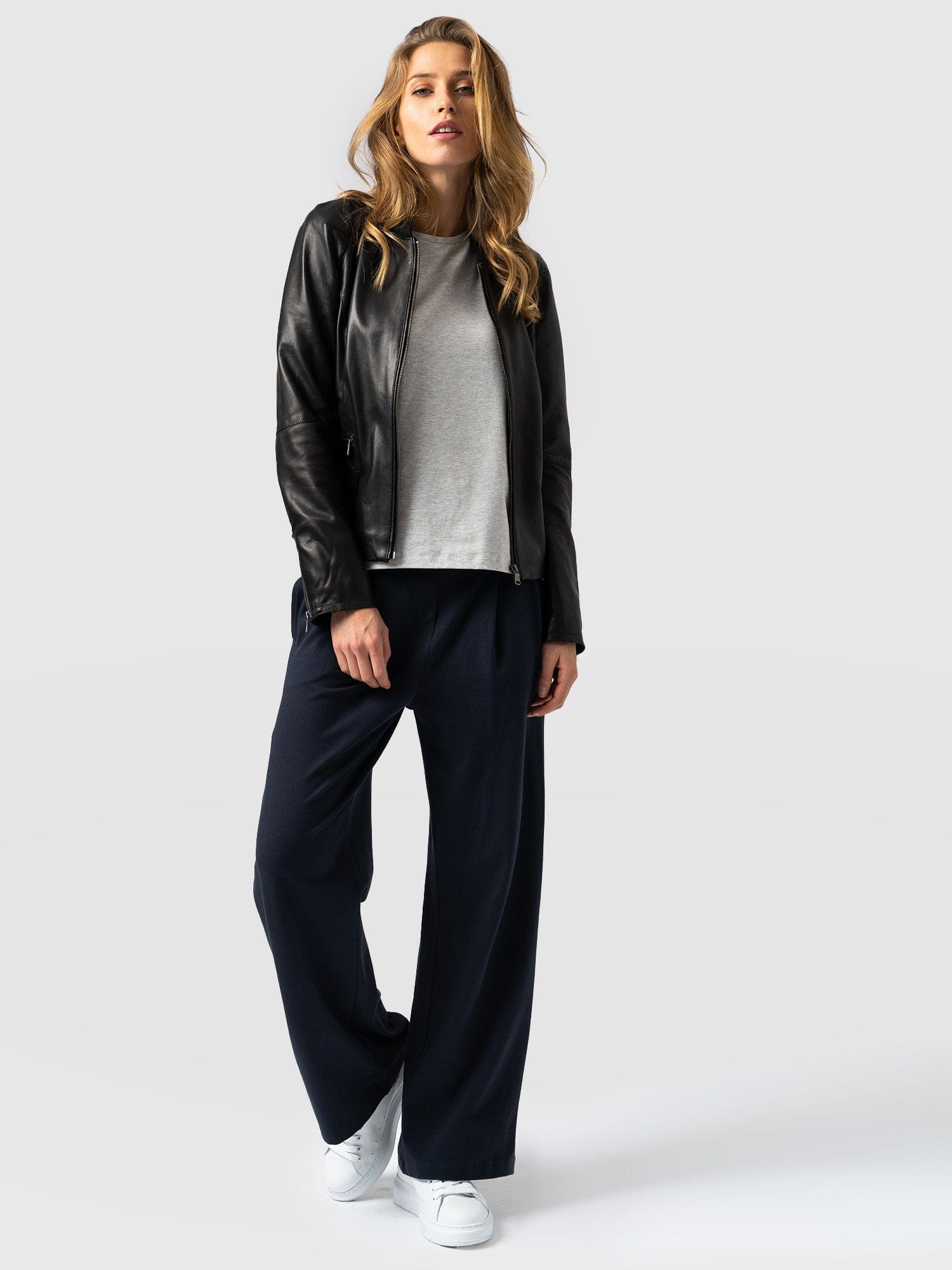Camden Wide Leg Pant Navy - Women's Trousers | Saint + Sofia® EU